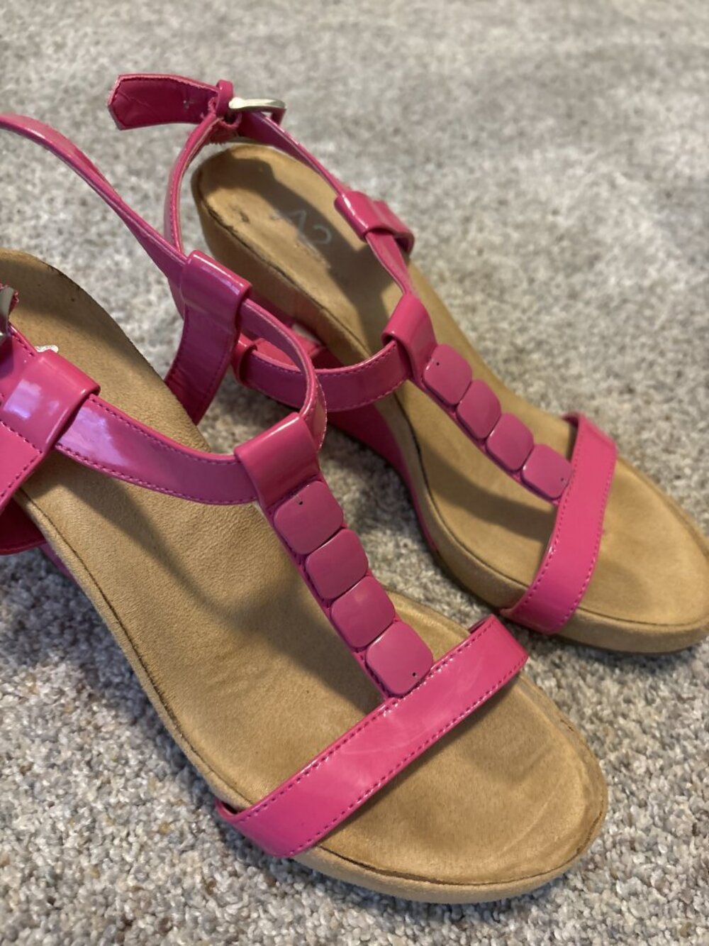 A2 by Aerosoles Rose Plush Hot Pink Patent T-Strap Wedge Sandals 8.5